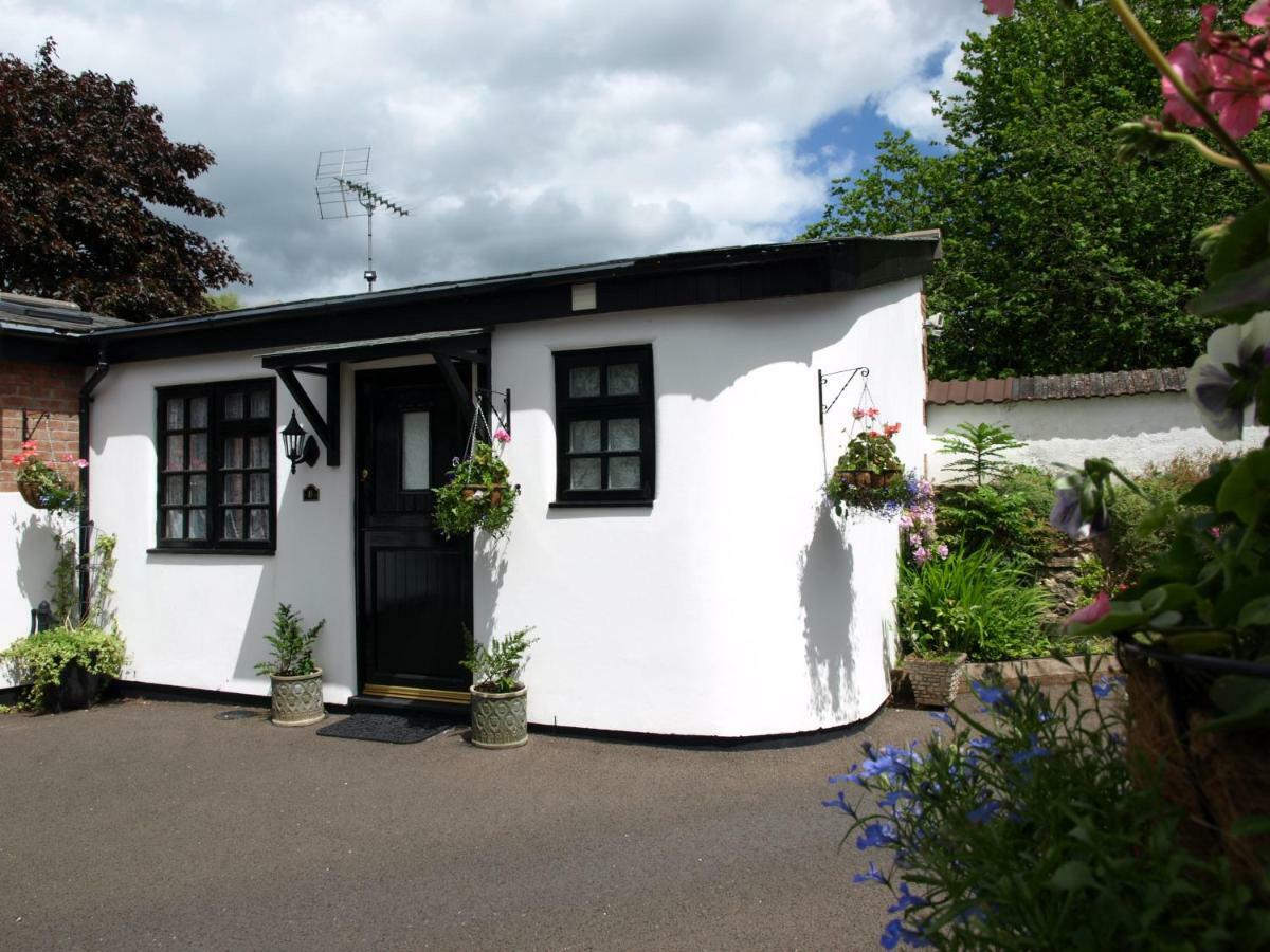 The Barn And Pinn Gasthuis Sidmouth