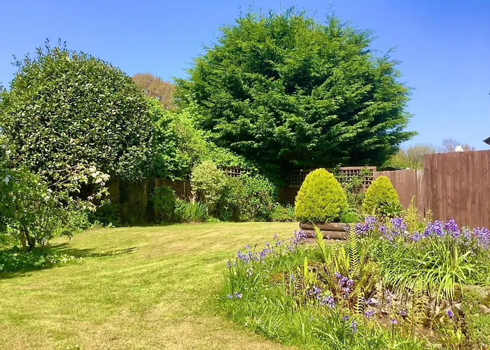 The Barn And Pinn Cottage