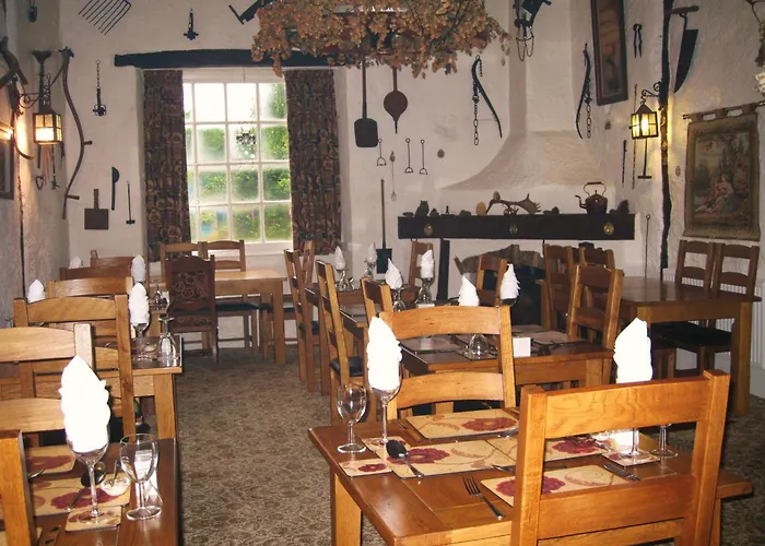 The Barn And Pinn Cottage